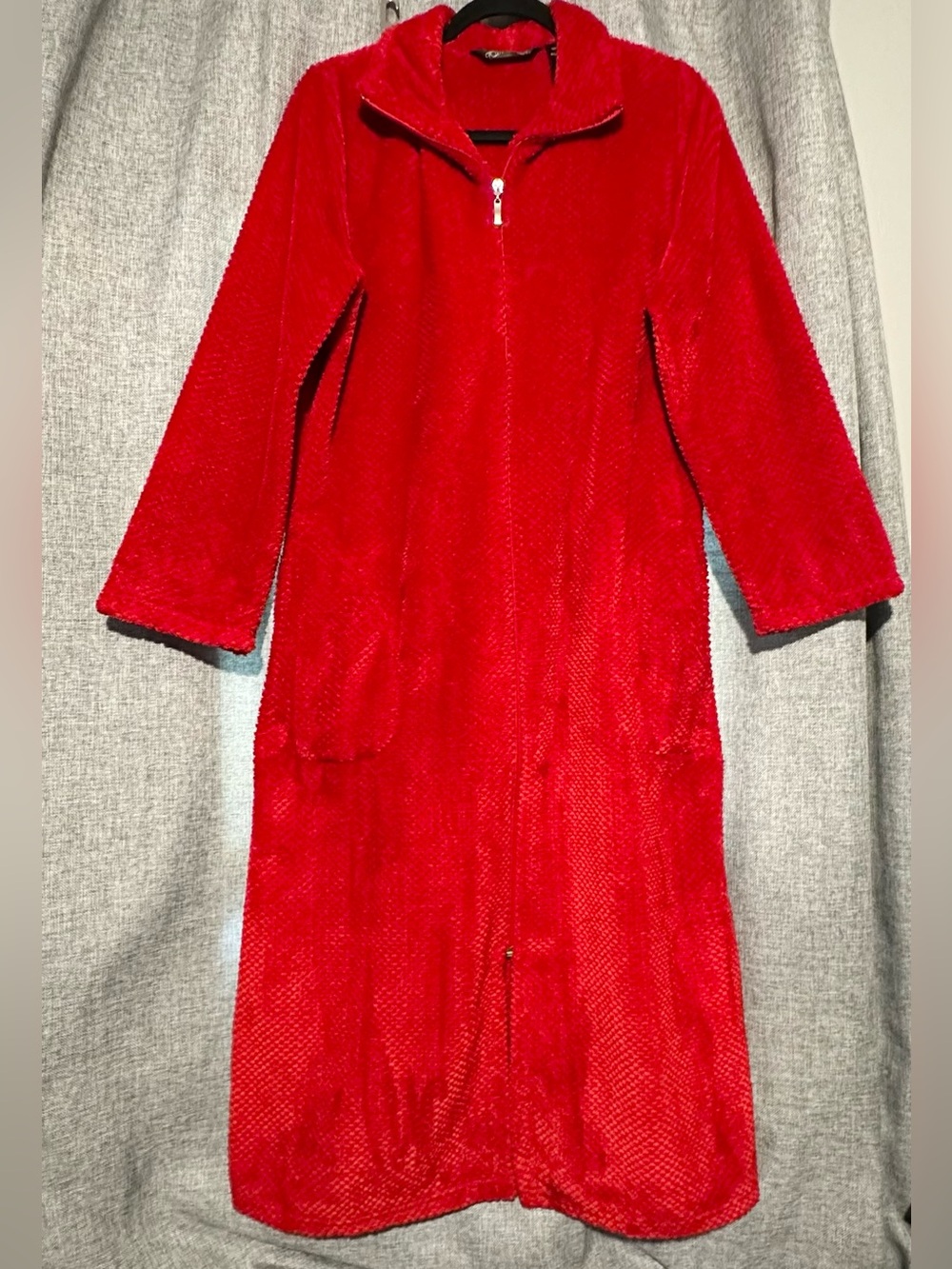 Noire Jasmine Rose Long Plush Velour Full Zip-Up Red Loungewear Robe